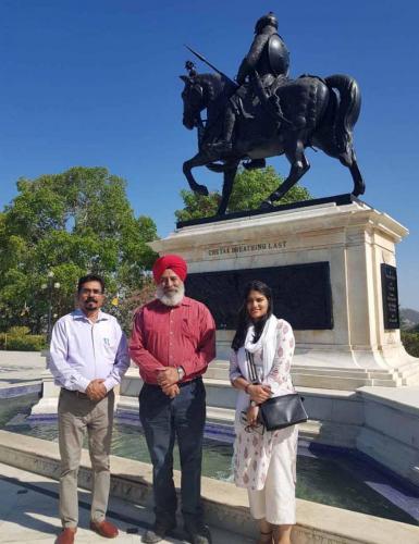 A prominent Members of USI – MPSS Squadron Leader Rana T.S. Chinna(Retd.) & Ms.Shefali Oberoi with Shri Satish Kumar Sharma, Honorable Secretary, MPSS During the Visit on Friday,<br /> April 29th ,2022